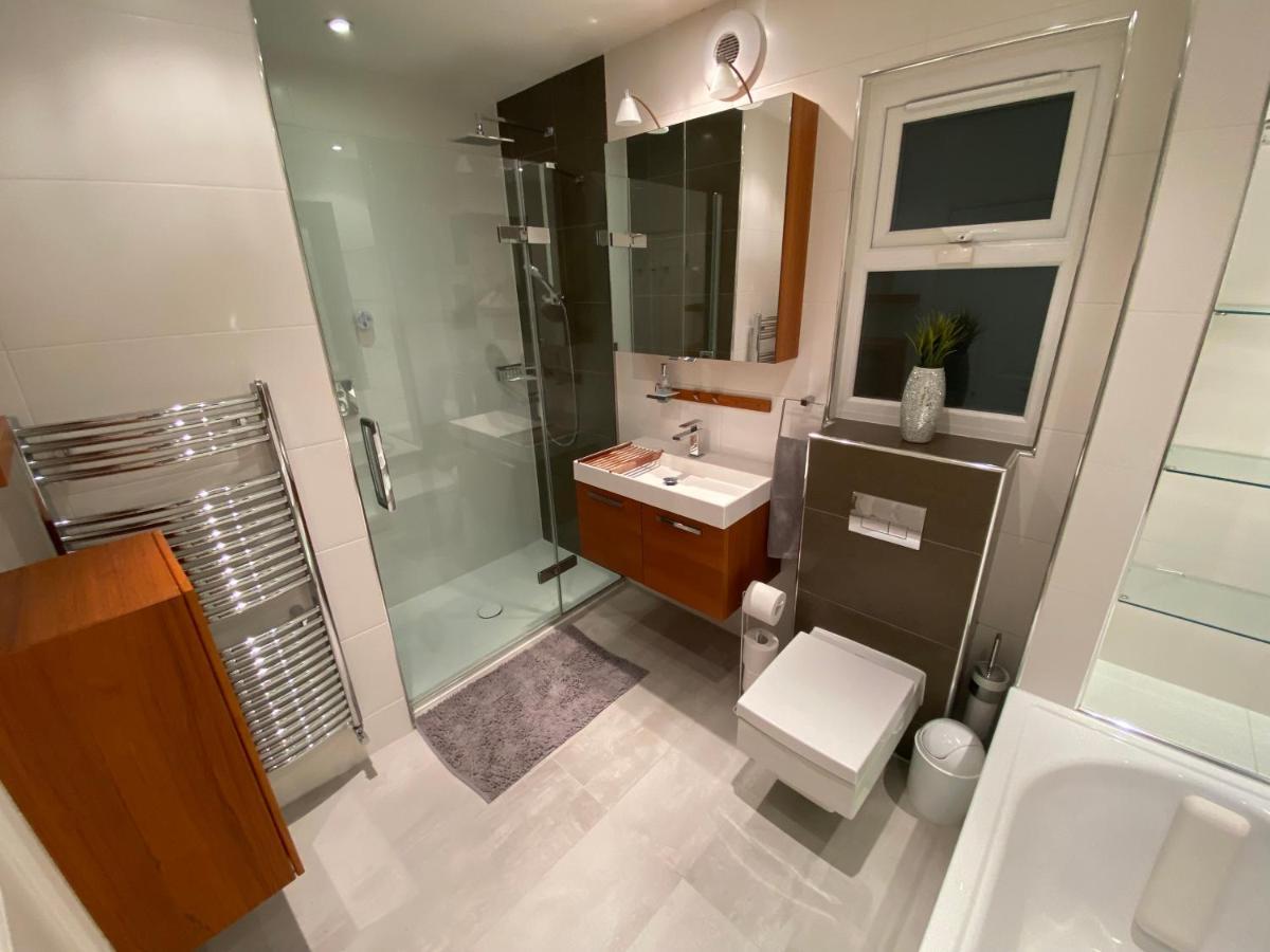 Private Rooms In Excellent Family House ,Zone 2 Лондон Екстер'єр фото