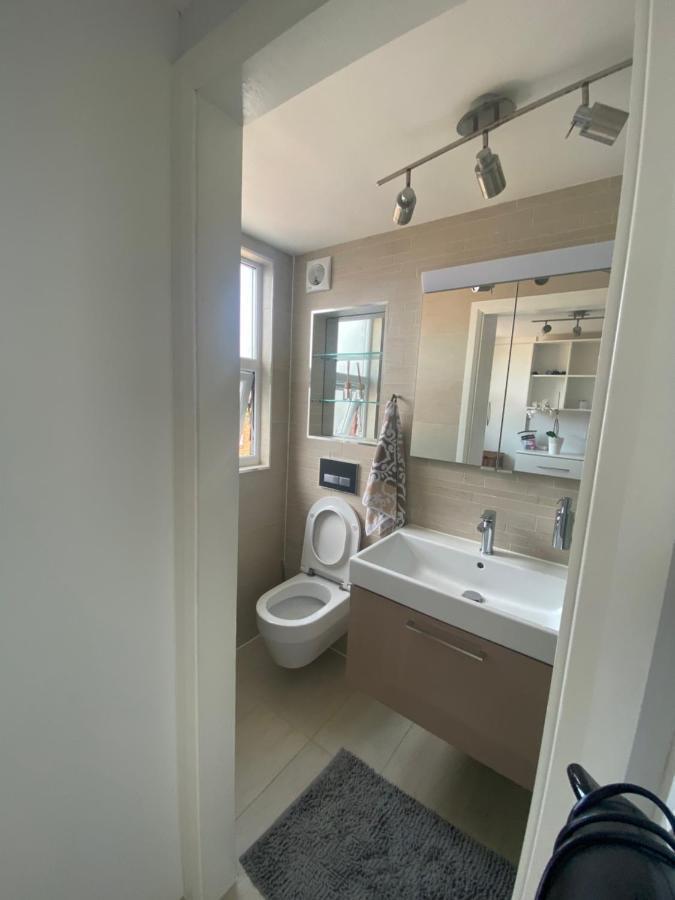 Private Rooms In Excellent Family House ,Zone 2 Лондон Екстер'єр фото